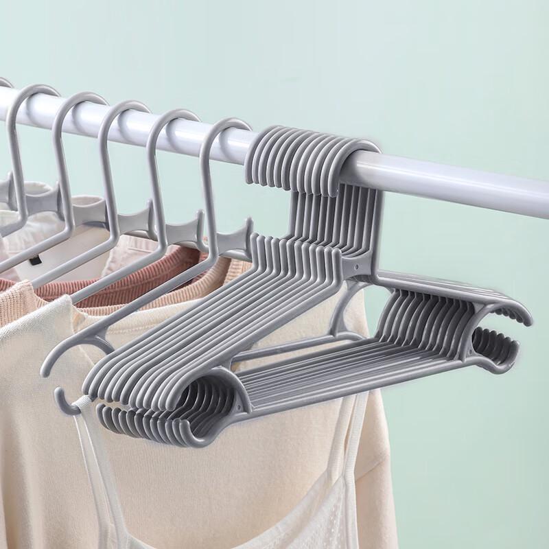 Camellia Large Seamless Clothes Hangers