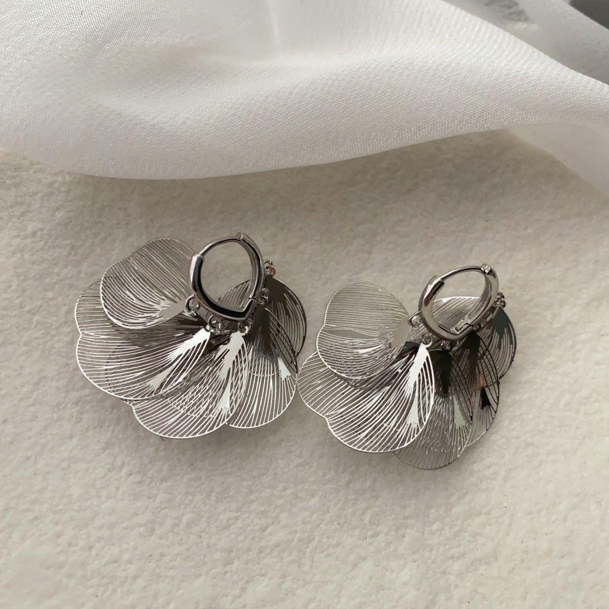 

Elegant High-End Butterfly Wing Tassel Earrings for Women серебряный