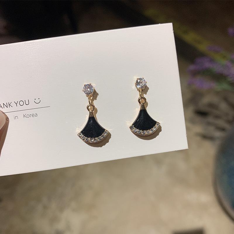 Silver needle fan-shaped full diamond red small stud earrings, personality and temperament simple skirt earrings Internet celebrity earrings