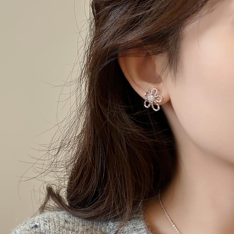 925 Silver Earrings Woman Irregular Flower Piercing Luxury Earrings High Quality Engagement Wedding Vintage Jewelry Accesories