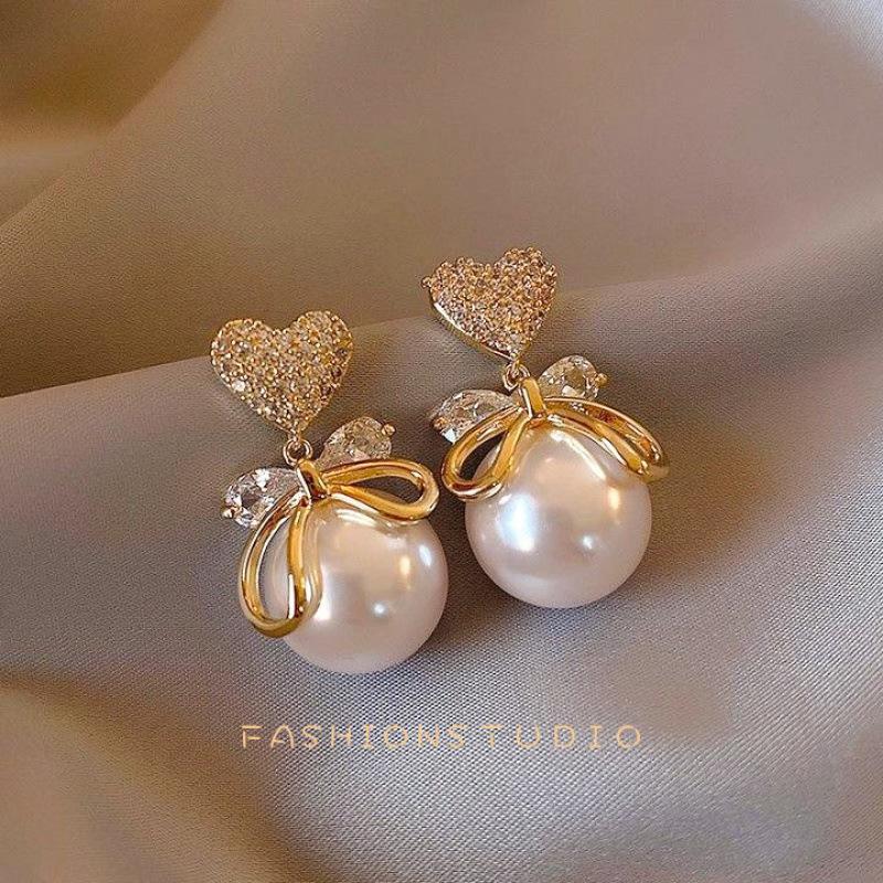 Pearl Retro Premium Stud Earrings Women's Year Super Fire Texture Earrings Temperament Foreign Style Earrings