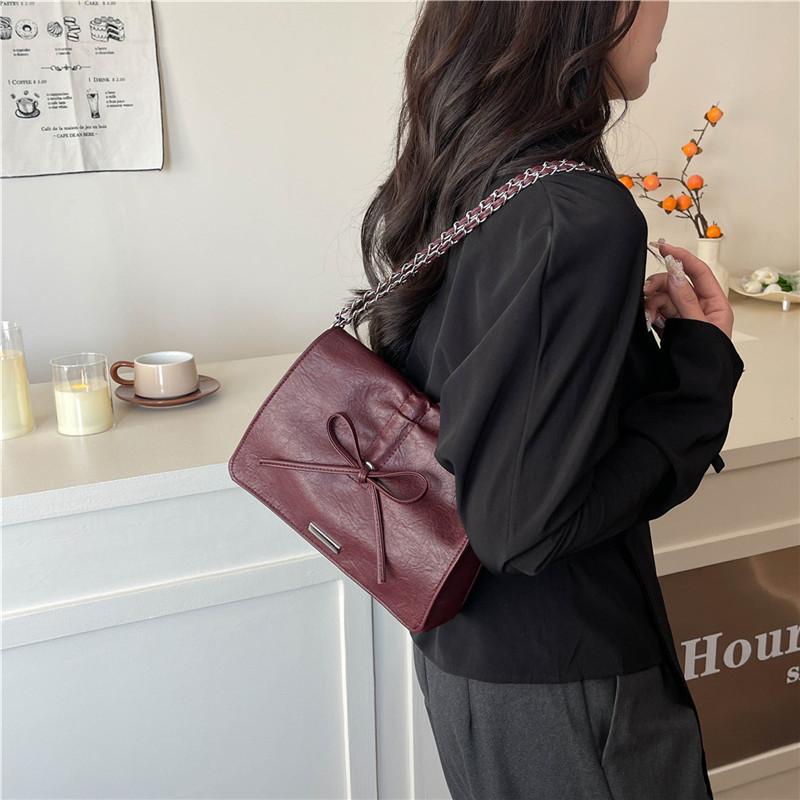 Foreign Style Super Fire Bow Tote Bag 2025 New Large-capacity Chain Messenger Bag Fashionable and Explosive Commuter Bag