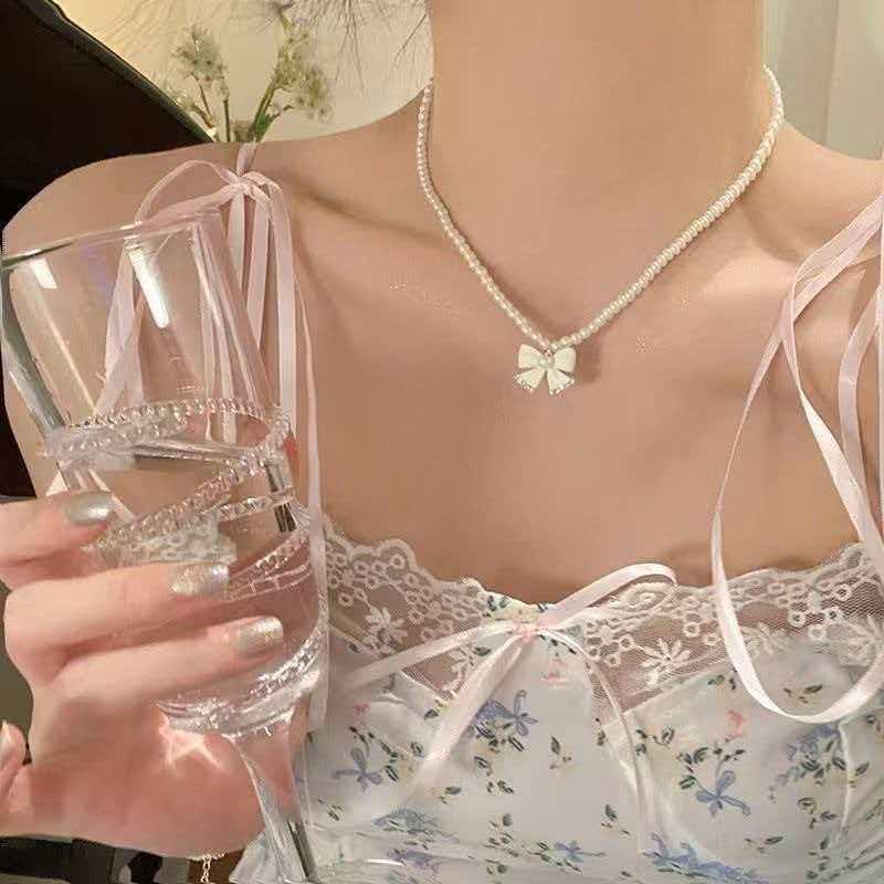 Glänzende Diamant-Schmetterling-Perlenkette: Damen Retro Würziges Mädchen Luxus Schlüsselbein Kette