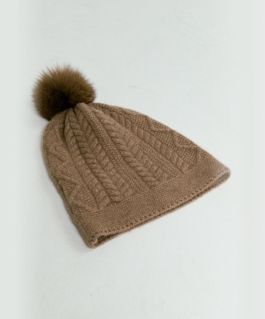 LEI AVERY Merino Wool Cable Pom-Pom Beanie (Brown)