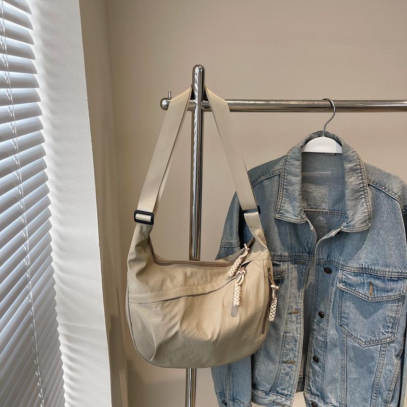 

Fashion girls class messenger bag simple large capacity shoulder bag Japanese ins niche commuter dumpling bag хаки