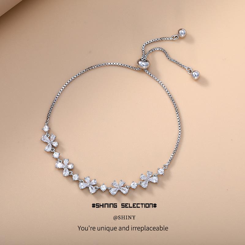 Luxurious Copper Alloy Bow Tie Bangle: Elegant Women's Jewelry