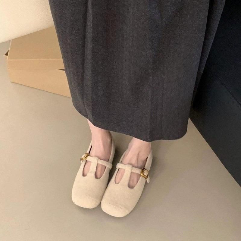 

Soft-soled shallow-mouth Mary Jane shoes autumn new square head retro one-word strap single shoes commuter flat women s shoes 40 абрикосовий