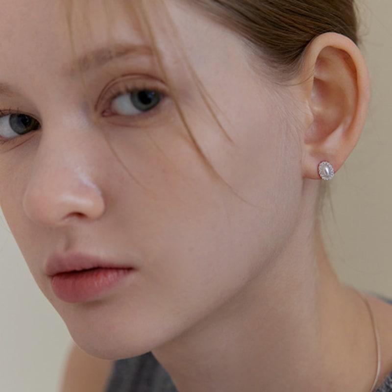 Lewe Oval Pearl Clear Earring