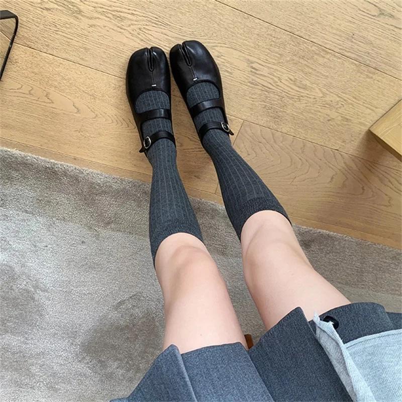 Fashion Designer Mary Jane Split Toe Flats Shoes Buckle Strap Women Comfort Bottom Ballerina Shoe Soft Leather Solid Outdoor Sandals