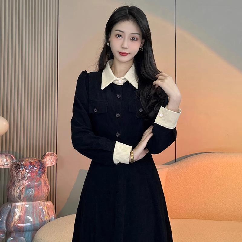 Hepburn black dress, spring and autumn new women's deep winter clothing, with a complete set of inner New Year's dress