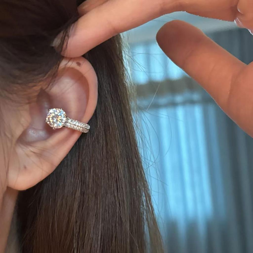 Super Sparkling and Beautiful Temperament, Simple and Ear Hole Free Ear Bone Clip, Light Luxury and High-end Ear Clip Earrings