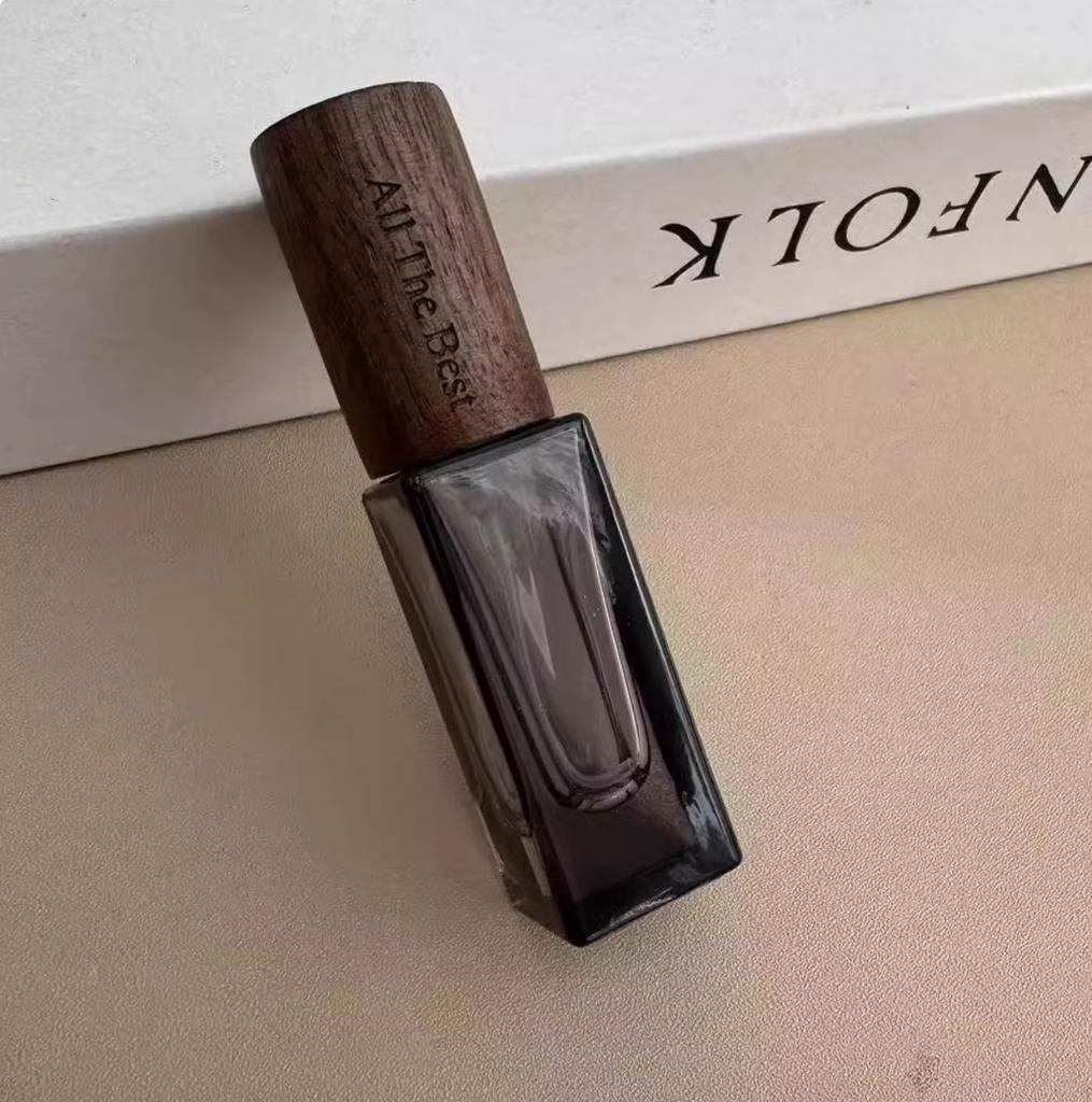 5ml Transparent Glass Perfume Spray Bottle Sample Glass Vials Cosmetics Portable Mini Perfume Atomizer Wooden Cap Refillable