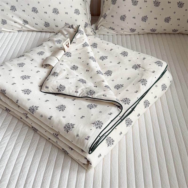 A-Class Milk Cotton Soy Fiber Summer Cool Quilt: Machine Washable for Dorms & Kids, Perfect for AC Use