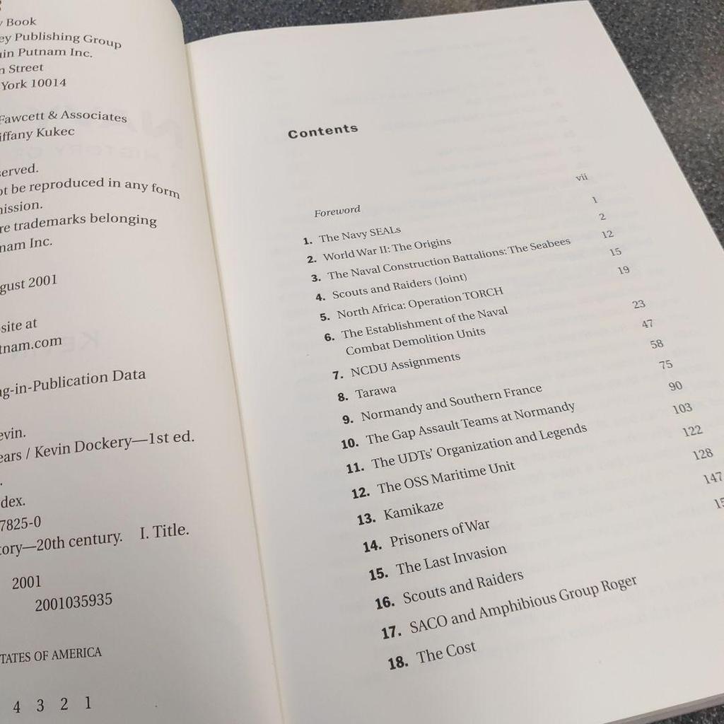 [USED] US Army Navy SEALs Foreign Books Special Forces