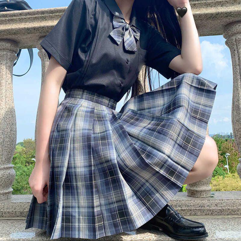 

Оригинальный комплект юбки и топа JK-формы Galaxy Girl в глубокую синюю клетку Extra Small