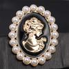 Vintage Lady Head Badge Brooches For Women Pearl Classic Beauty Portrait Oval Brooch Pin Retro Party Jewelry Gifts