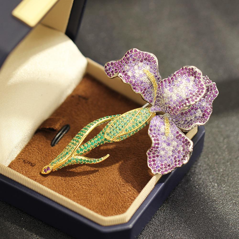Heavy Industry Luxury Micro-inlaid Zircon Purple Three-dimensional Exaggerated Iris Brooch Elegant Atmosphere Coat Pin Accessories Women