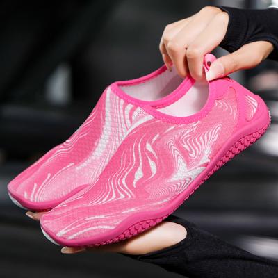 Mode Damen Herren Wasser Barfußschuhe Strandschuhe Schnelltrocknend Sportsandalen Fitnessstudio Trainingsschuhe Personalisiertes Design Bequeme Sandalen 46