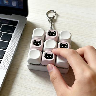 9-Key Black Cat Fidget Keyboard Keyboard Finger Clicker Stress Relief Keychain Office School Travel Decompression Button