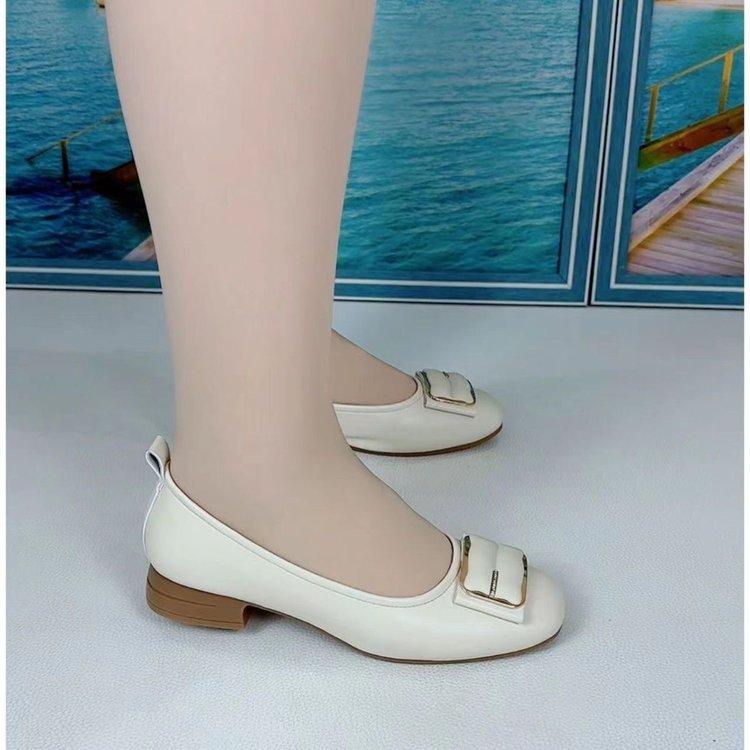 

Soft-soled Doudou shoes women s versatile 2025 new soft leather comfortable leather shoes one-pedal mother shoes shallow commuter shoes 40