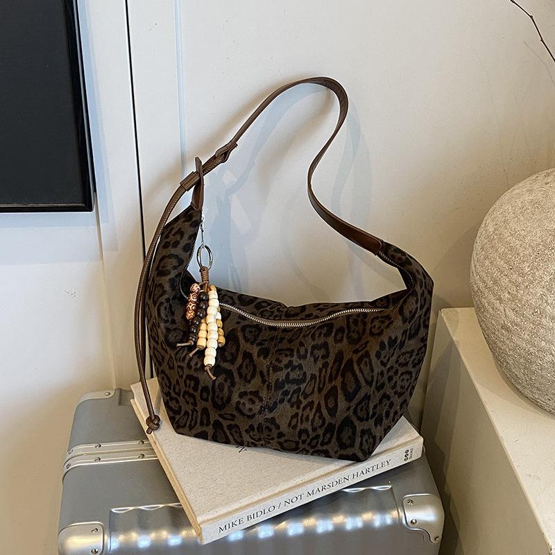 New retro lazy style fashion commuting simple large capacity croissant bag shoulder messenger tote bag