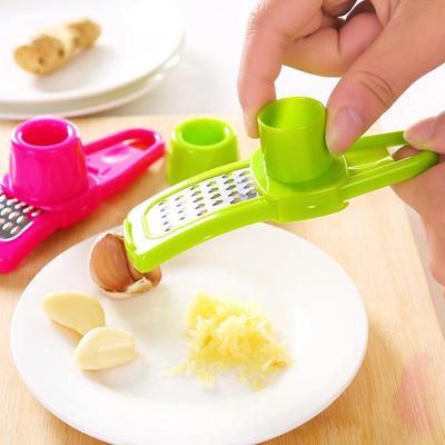 1 Pcs Mini Garlic Grinder Creative Garlic Press Kitchen Garlic Mash Manual Garlic Mashing Green Kitchen Gadgets