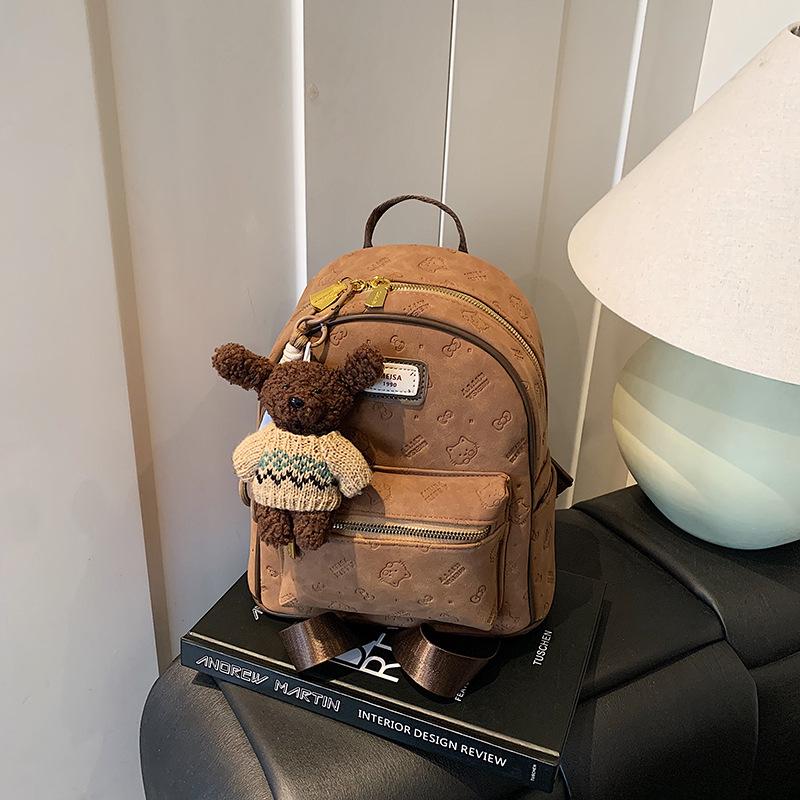 Casual Commuting Retro Large-capacity Bag Women's 2025 New Autumn and Winter Popular Embossed Backpack Schoolbag