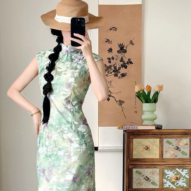 Green Sleeveless Modern Chinese-Inspired Long Cheongsam Dress 2026 Womens Elegant Retro Style Small