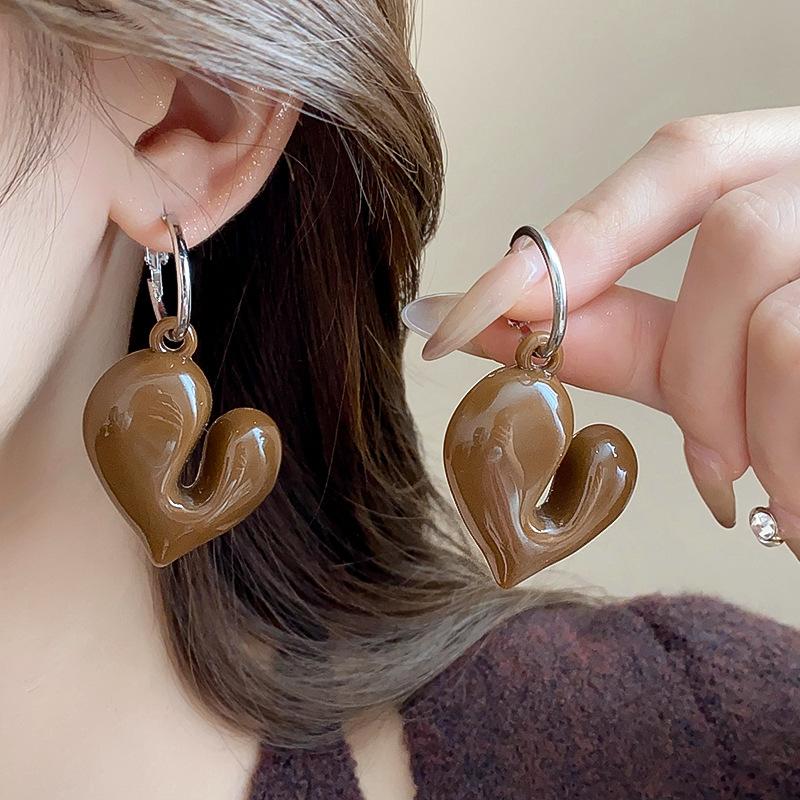 Vintage Irregular Wine Red Heart Shaped Pendant Earrings for Women Fashion Geometric Round Hoop Earrings Party Jewelry Gifts
