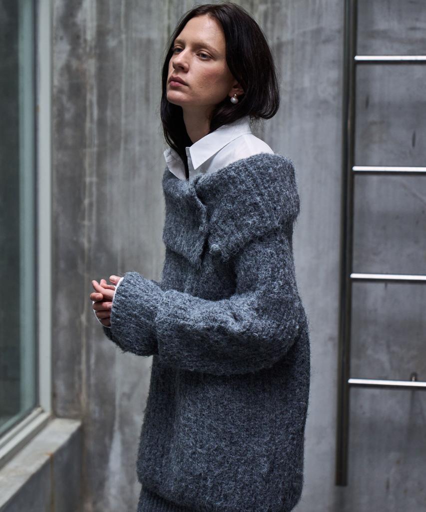 GRIDAJ Mohair Off-Shoulder Loose Fit Pullover_Charcoal