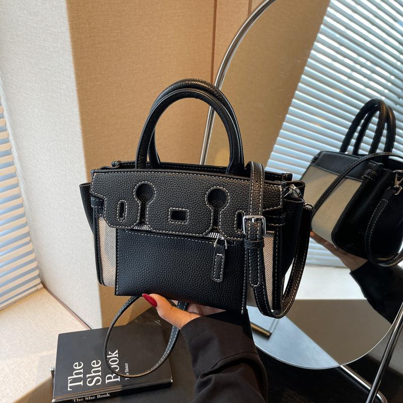 

High-end contrasting color small bag women s new versatile messenger bag fashion handbag commuter bucket bag чорний