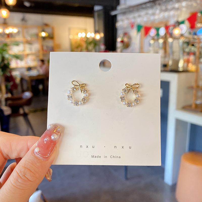 Autumn and Winter Exquisite Pearl Earrings Women's New Cold Style Earrings Niche Light Luxury High-end Elegant Earrings
