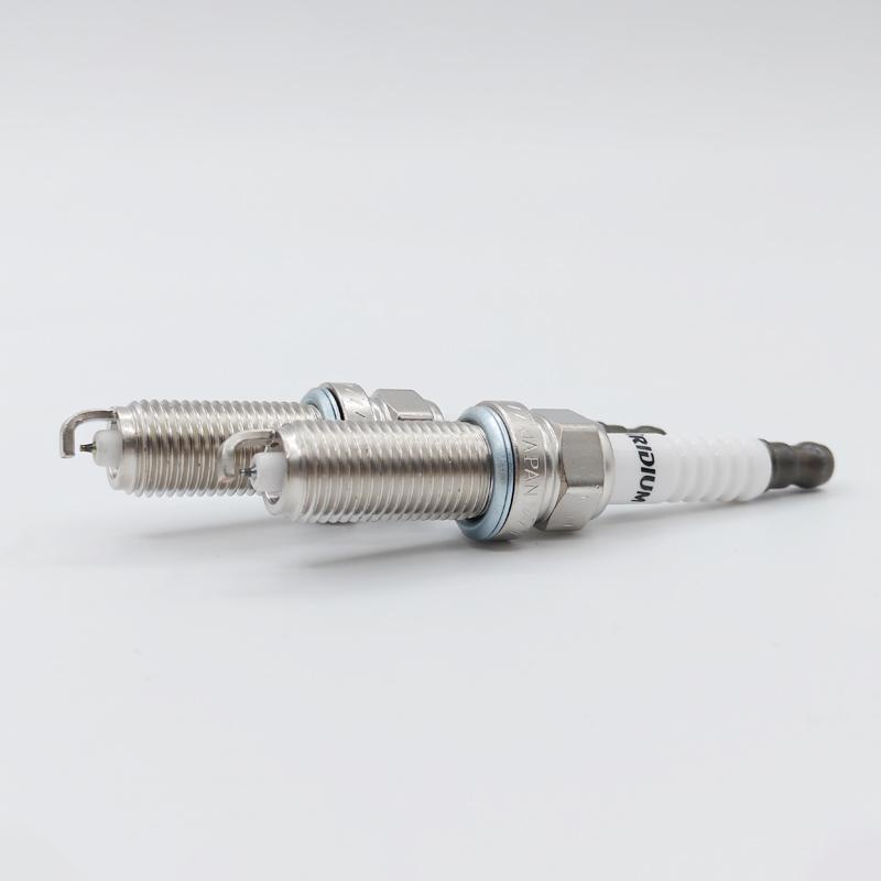 

4/20PCS 12120037580 ZR5TPP33 Iridium Spark Plug For BMW 5 6 Series X5 X6 F12 F13 E70 550i 650i N63 B44 A B44 For BKREY5TP 37580 4pcs