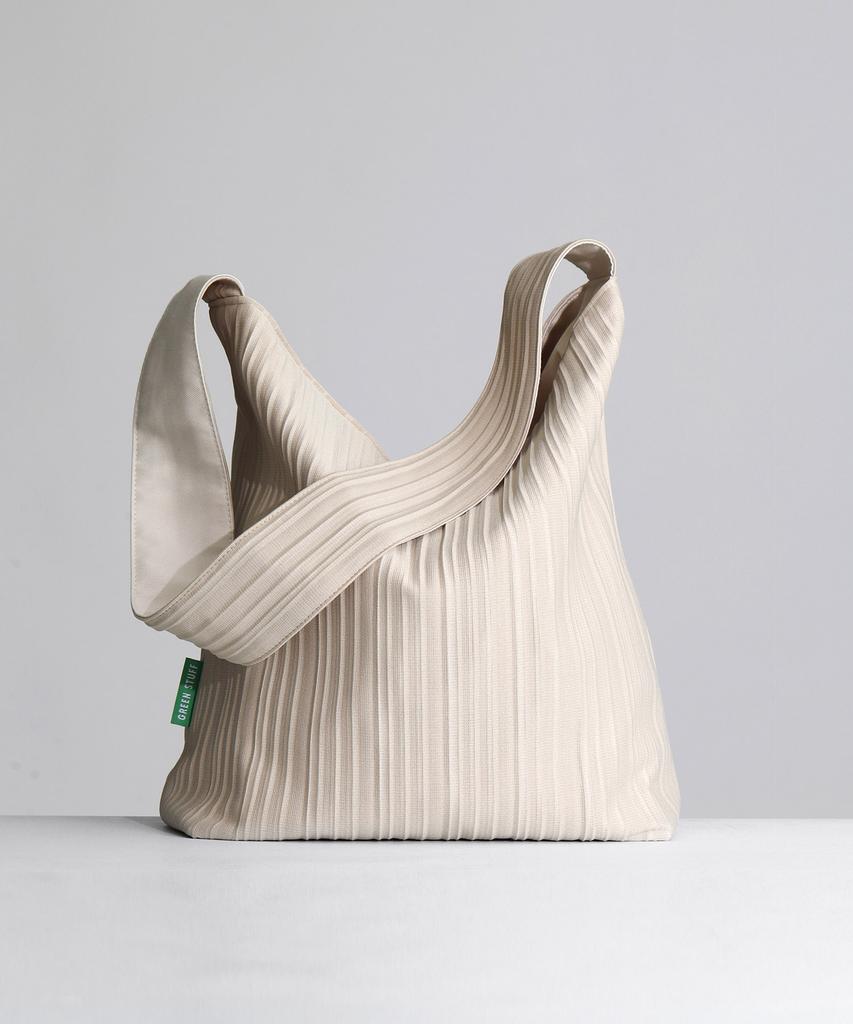 Green Stuff Simple Shopper Bag 62 Random Pleats - Beige