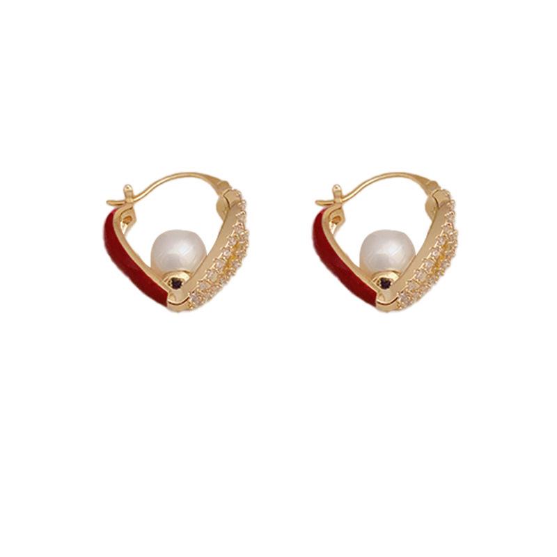 

Exquisite Vintage-Inspired Pearl Diamond Heart Ear Cuffs
