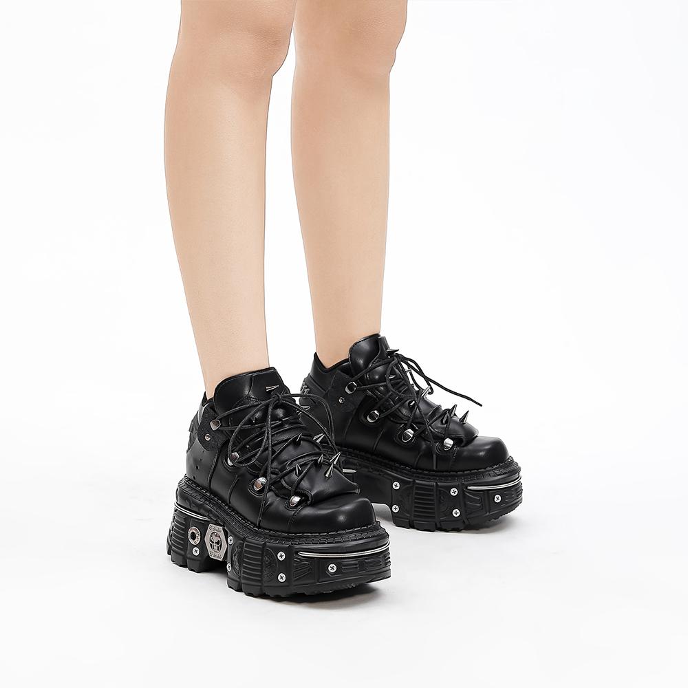 Nouvelles chaussures de style punk pour femmes, chaussures à lacets, hauteur de talon 6 cm, chaussures à plateforme, bottines gothiques rock, décoration en métal, baskets pour femmes