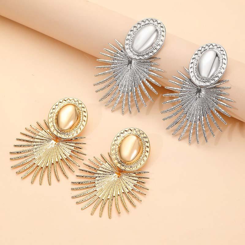 Exaggerated Metal Fan-Shaped Drop Earrings for Women Vintage Gold Color Irregular Oval Personality Earrings Jewelry Accessories