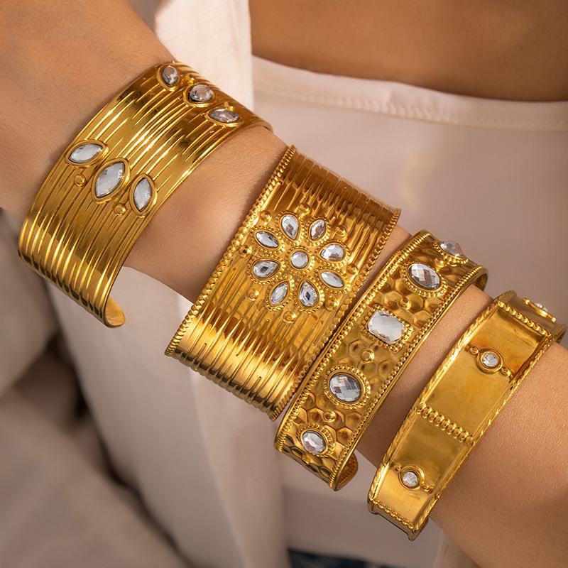 Titanium Steel Light Luxury Women's Bracelet - Colorfast Stainless Steel Bangle, Bestseller Jewelry