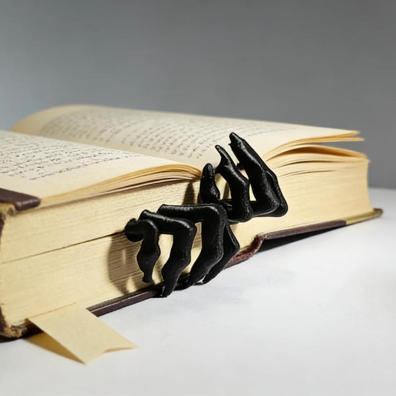 

Creative bookmarks, bizarre and personalized page marks, printed bookmarks, eerie atmosphere design, durable materials чёрный