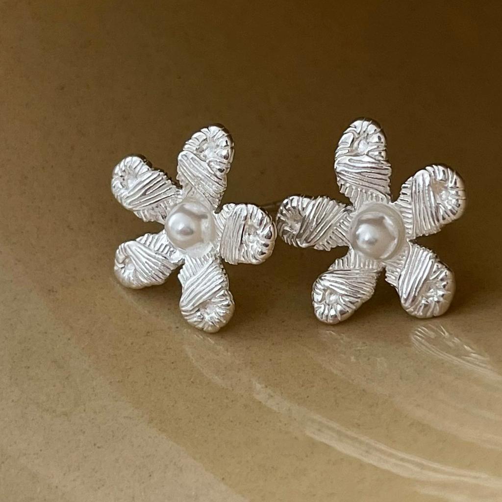 Romantic Pearl Flower Stud Piercing Earrings For Women Trendy French Fashion New Jewelry Accessories Gift Party Wedding