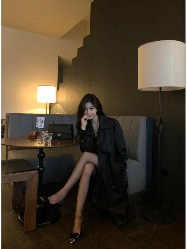 2025 Khaki pařížský trenčkot střední délky: Ležérní elegance inspirovaná Británií