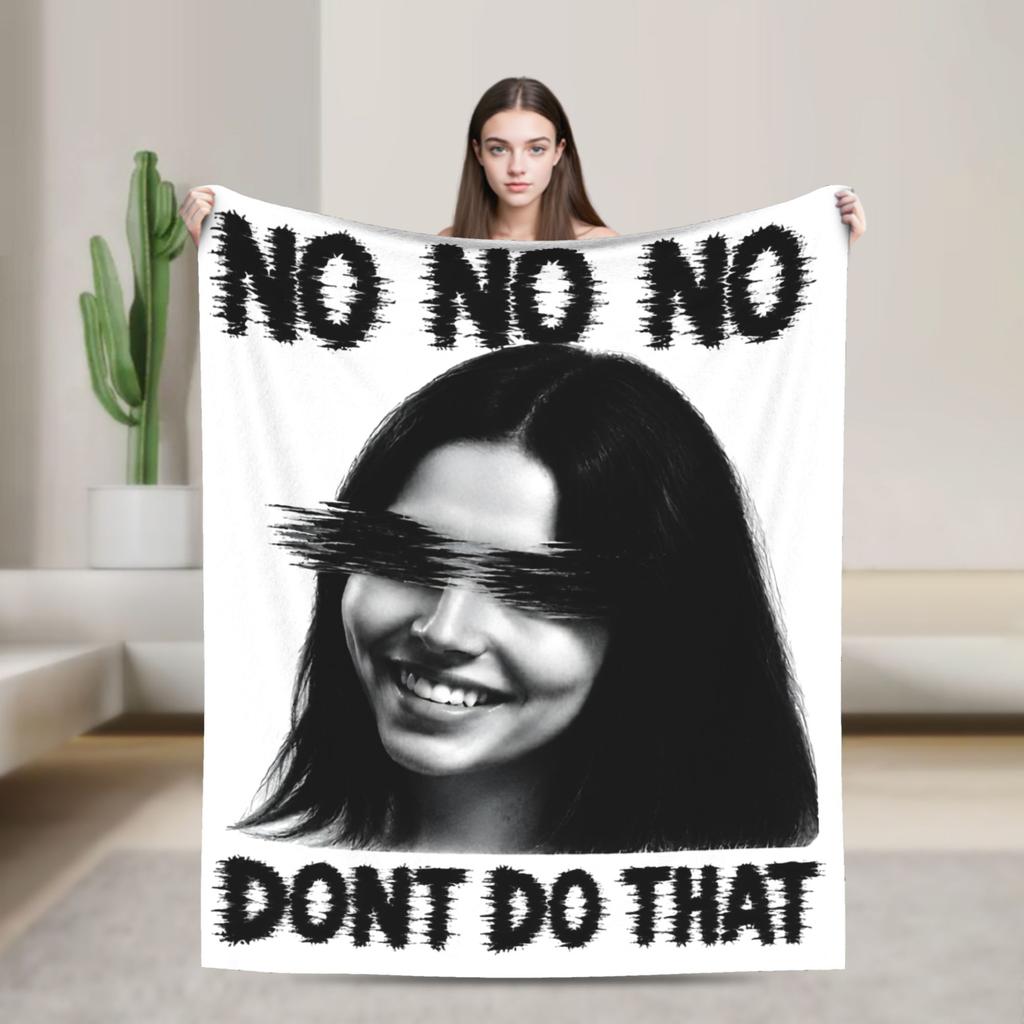 Obsession Bloody Girl Black and White Blanket Warm Plush Throw Blanket For Boy Girl Living Room Flannel Bedspread Bed Cover