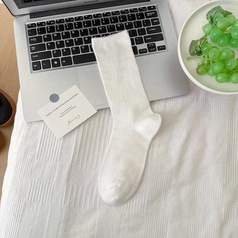 Women's Autumn New Simple All-match Solid Color Boneless Anti Pilling Tube Stack Socks