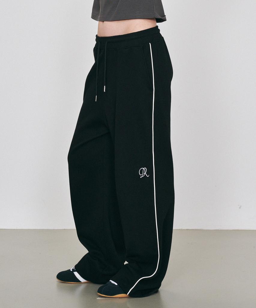Dieomaidieo Dear Dr Piping Sweatpants (Black)