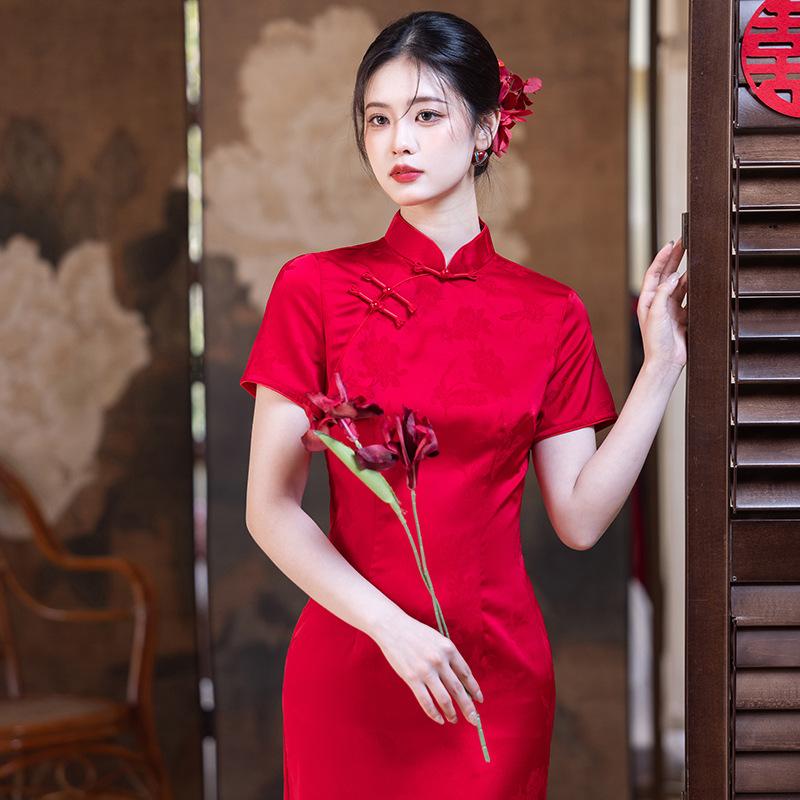 Red cheongsam girl 1011 new young toasting clothes to send the college entrance examination welcome etiquette home cheongsam skirt