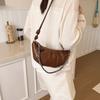 Croissant dumplingväska mobilväska dam ny modeflätad axelväska liten väska