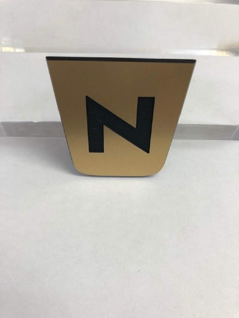 Mut () Honda NBOX Custom H29.9~ Steering Plate Emblem (Gold) Nbox29-stp-emblem01