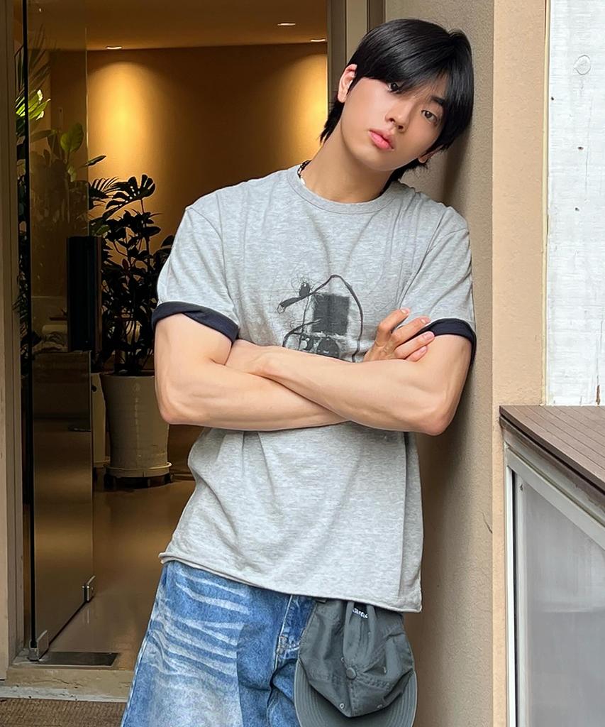 MAISON MINED Mp3 Graphic Layered Half T Melange Gray