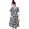 2023 Neues koreanisches Umstandskleid mit V-Ausschnitt und Karomuster – mittellang, kurzärmelig, lockere Passform