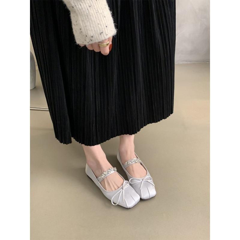 Chaussures plates à bout carré et décolleté bas pour femmes, nouveau printemps-automne 2025, version coréenne, ballerines, chaussures Mary Jane féeriques et douces à la française